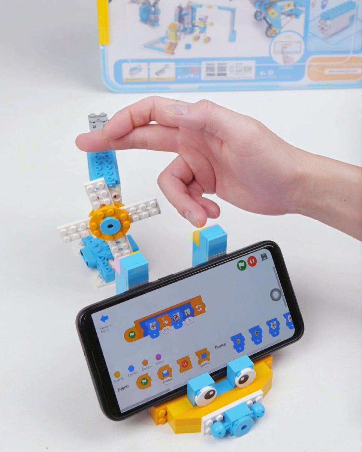 Phone displaying 3D building instructions with completed build