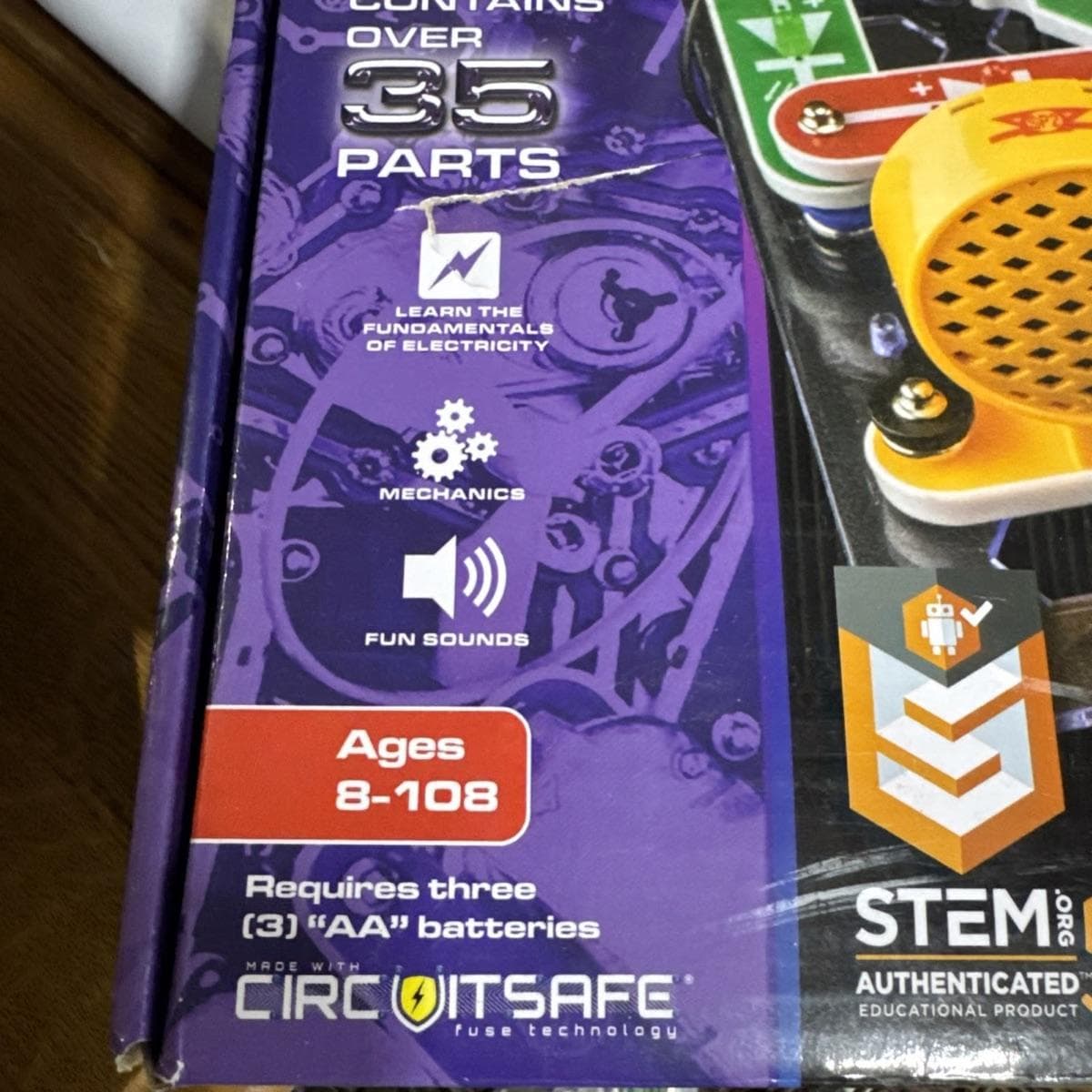 Close-up of the Snap Circuits Arcade box showing age 8+ recommendation