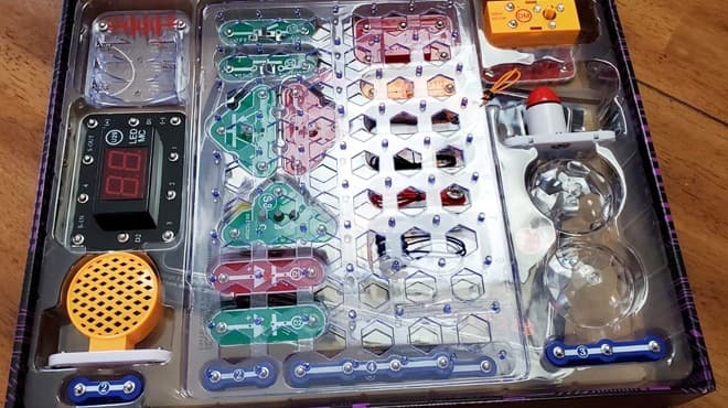 Snap Circuits Arcade box opened showing the kit inside