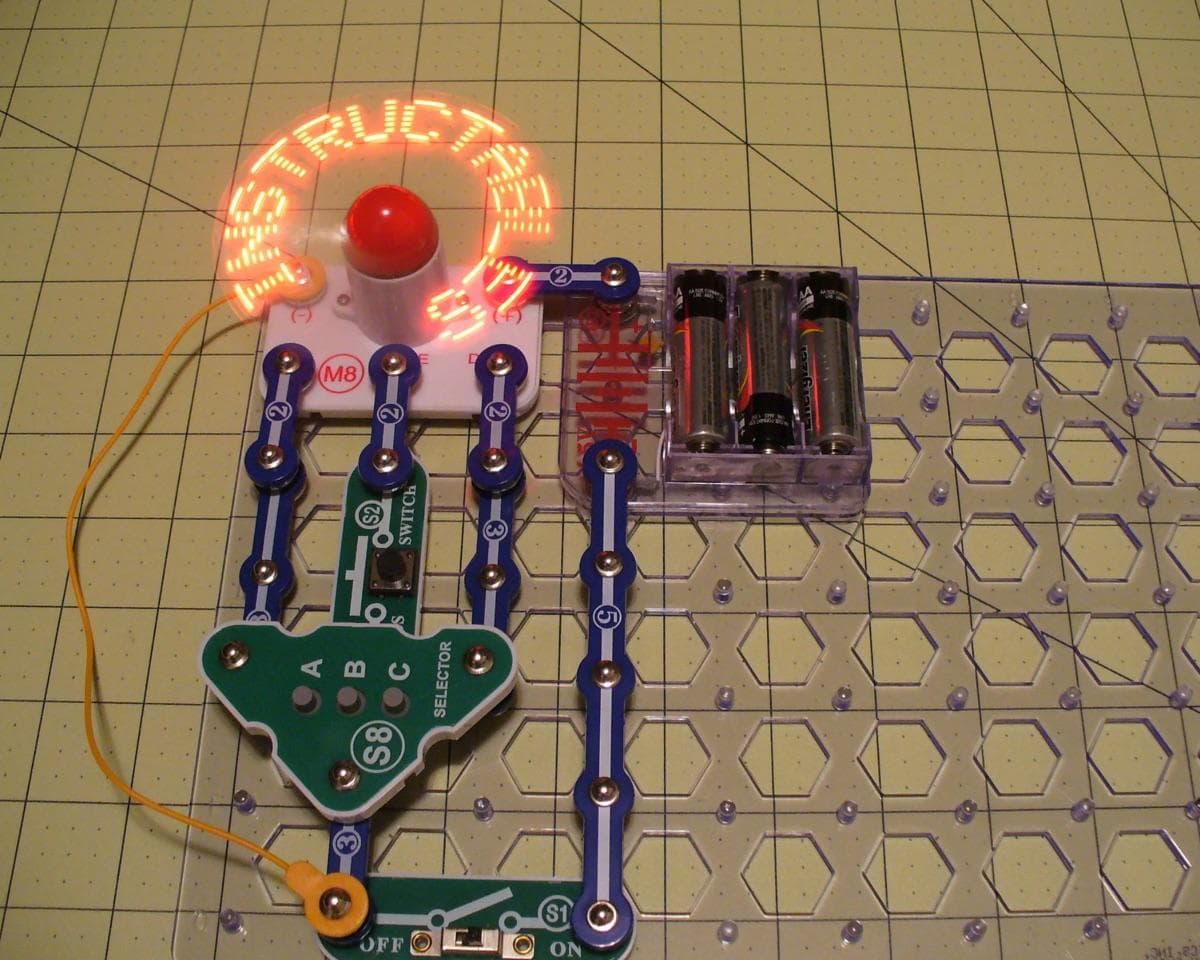 Snap Circuits Arcade spinning lights display in action